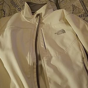 COPY - Ladies white north face climate TNF APEX